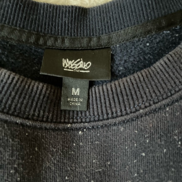 Mossimo Young men’s pre-owned dark blue with white sprinkles sweater. Size (M). - Picture 2 of 9